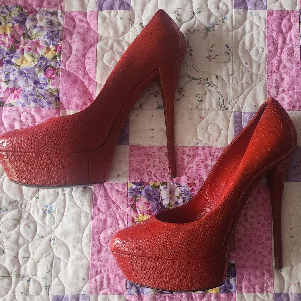Casadei 39 Redish snakeskin platform high heels 8.5 US